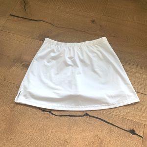 AUGUSTA SPORTSWEAR WHITE TENNIS SKIRT: SIZE SMALL: ATHLEISURE